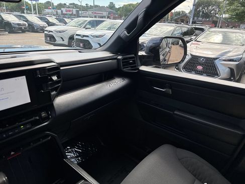 Used 2025 Toyota Tundra SR5 w/ SR5 Convenience Package AWD/4WD image 29