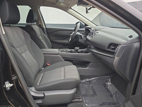 Used 2025 Nissan Rogue SV FWD image 39