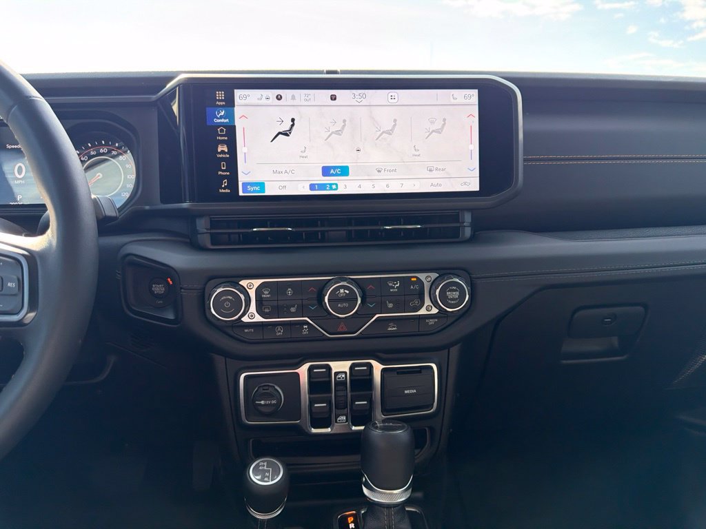 Used 2024 Jeep Gladiator Sport AWD/4WD image 20