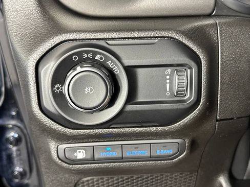 Used 2023 Jeep Wrangler Unlimited w/ Cold Weather Group AWD/4WD image 30