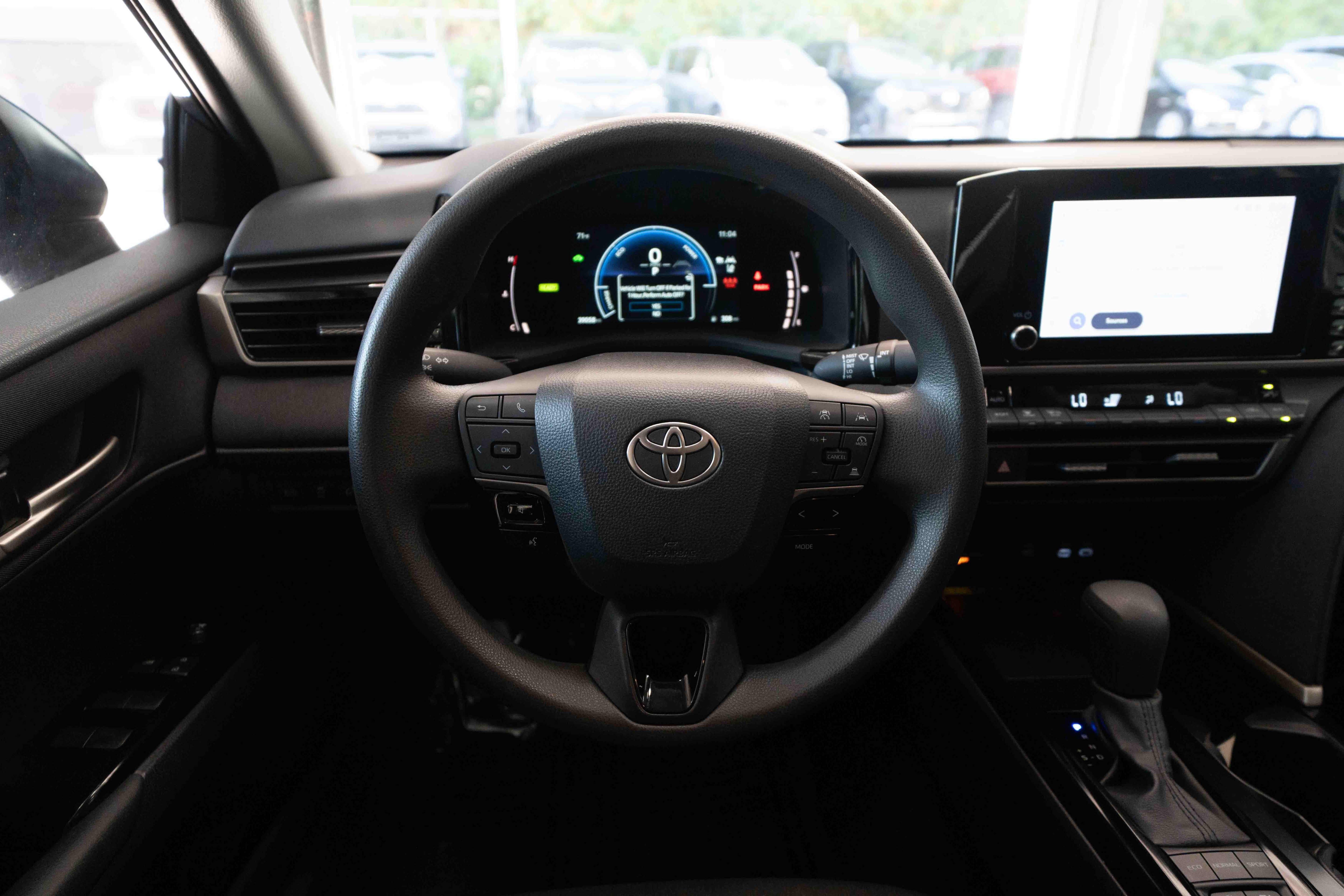 Used 2025 Toyota Camry LE FWD image 21