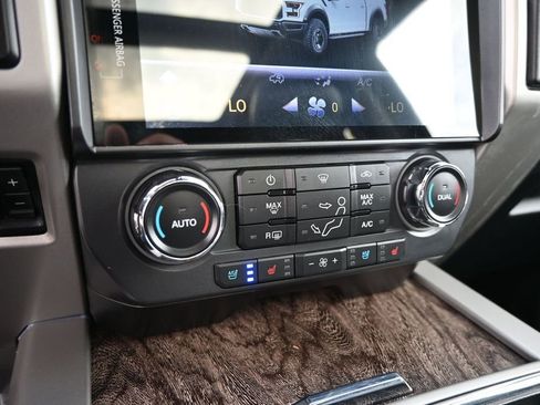 Used 2019 Ford F350 Lariat w/ Lariat Ultimate Package AWD/4WD image 14