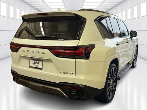 Certified 2022 Lexus LX 600 4WD w/ Luxury Package image 5