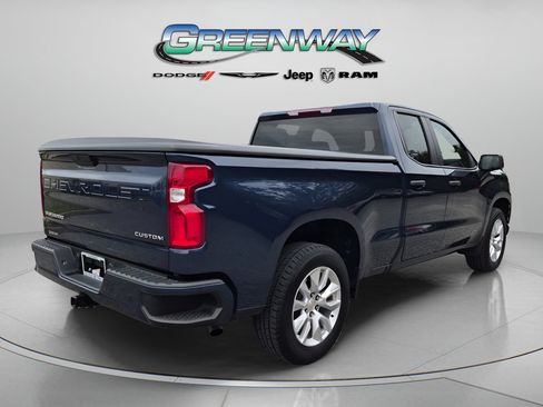 Used 2022 Chevrolet Silverado 1500 Custom w/ Safety Confidence Package RWD image 3