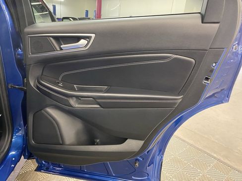 Used 2023 Ford Edge Titanium image 37