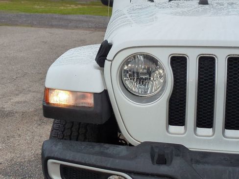 Used 2021 Jeep Wrangler Unlimited Sahara image 10