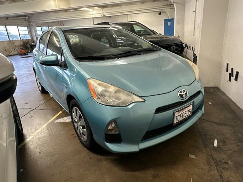 Used 2013 Toyota Prius C Three image 2
