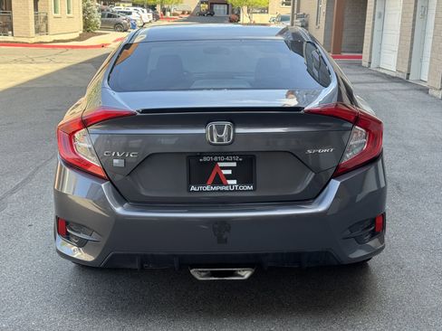 Used 2019 Honda Civic Sport image 4