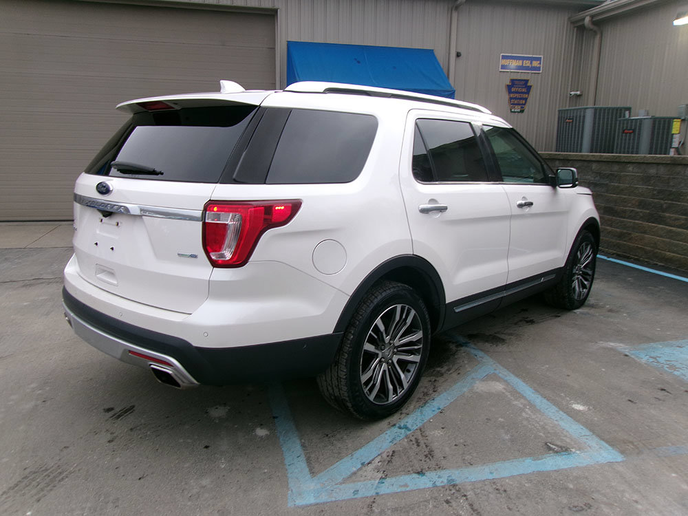Used 2017 Ford Explorer Platinum AWD/4WD image 4