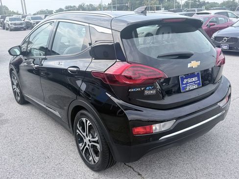 Used 2021 Chevrolet Bolt Premier w/ Infotainment Package FWD image 7