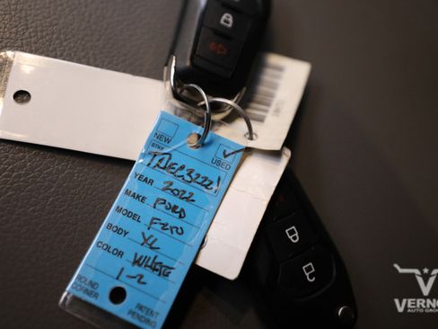 Used 2022 Ford F250 XL w/ STX Appearance Package image 13