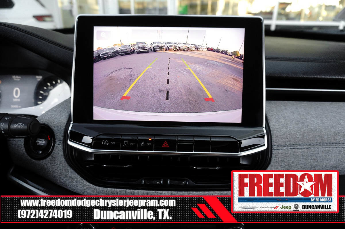 Used 2024 Jeep Compass Latitude AWD/4WD image 19