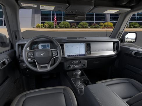 New 2025 Ford Bronco Outer Banks image 9