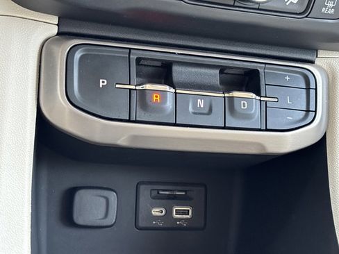 Used 2021 GMC Acadia Denali w/ Denali Technology Package image 41