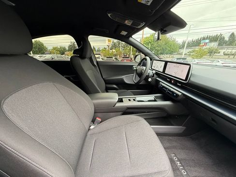 Certified 2025 Hyundai Ioniq 6 SE RWD image 19
