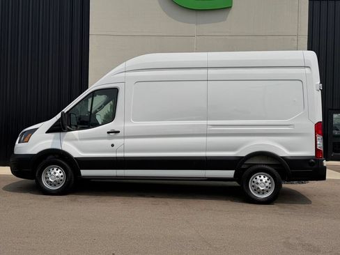 Used 2025 Ford Transit 250 148 High Roof AWD image 2