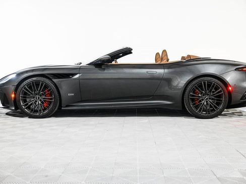 Used 2021 Aston Martin DBS Superleggera Volante image 14