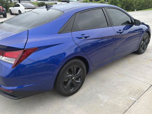 Used 2022 Hyundai Elantra SEL w/ Cargo Package FWD image 3