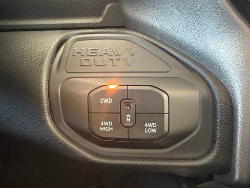 New 2026 RAM 2500 Laramie AWD/4WD image 28