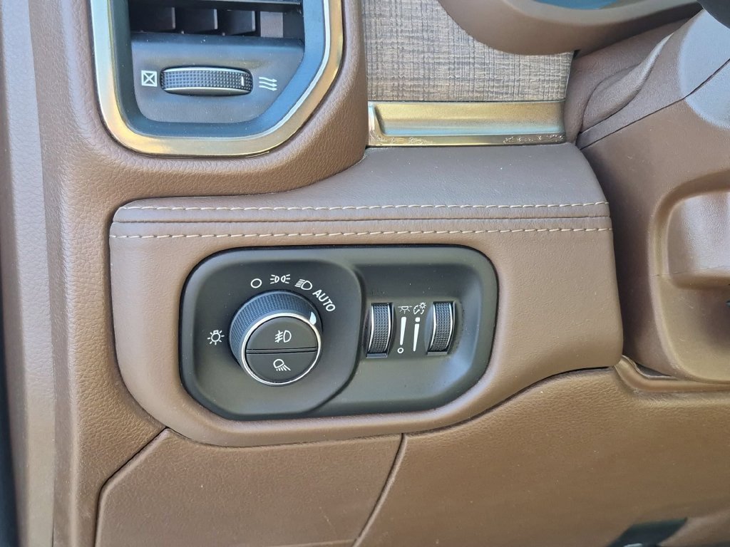 Used 2023 RAM 2500 Limited AWD/4WD image 14