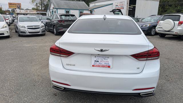 Used 2015 Hyundai Genesis 3.8 RWD image 12