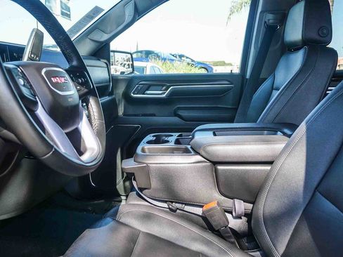 Used 2024 GMC Sierra 1500 SLT image 7