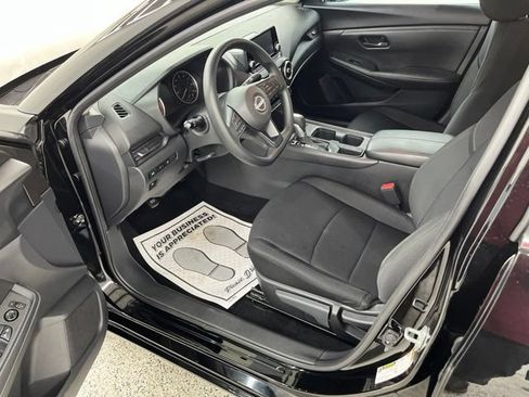 Used 2025 Nissan Sentra S FWD image 23