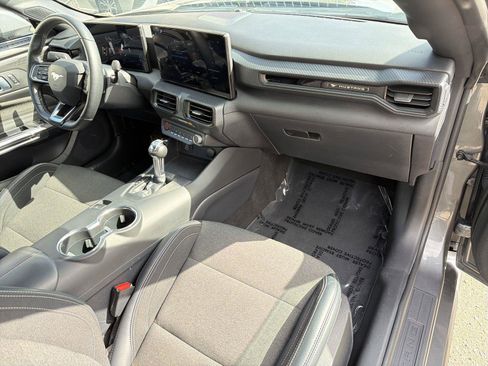 Used 2025 Ford Mustang Convertible RWD image 26