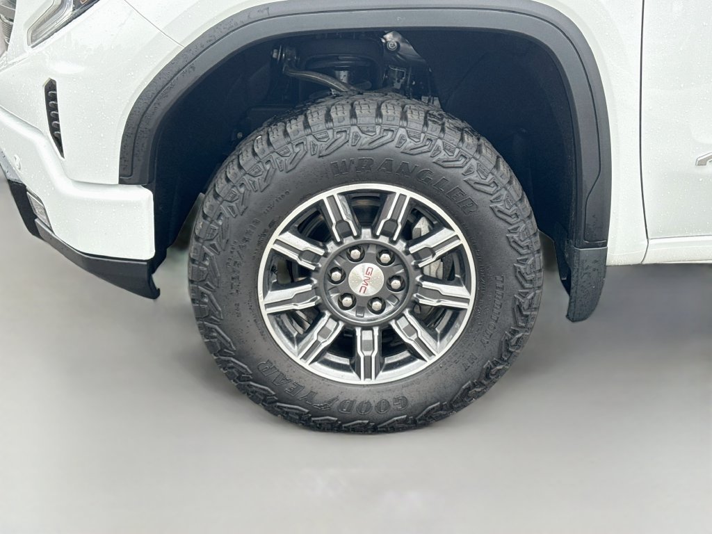 Used 2025 GMC Sierra 1500 AT4 AWD/4WD image 37