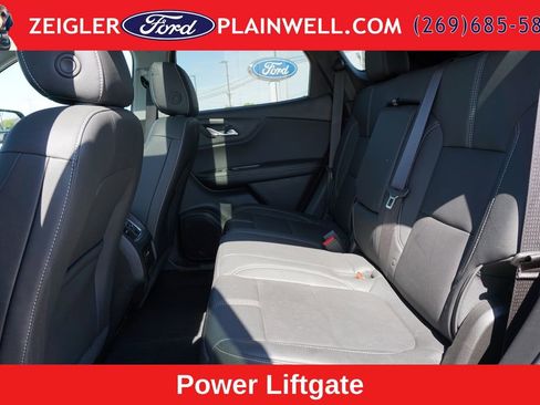 Used 2023 Chevrolet Blazer LT AWD/4WD image 12