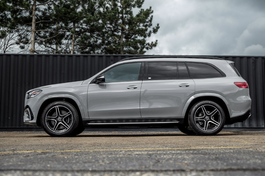 Used 2026 Mercedes-Benz GLS 450 4MATIC image 3