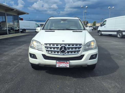 Used 2011 Mercedes-Benz ML 350 BlueTEC 4MATIC image 2