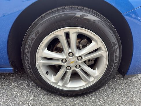 Used 2018 Chevrolet Cruze LT FWD image 18