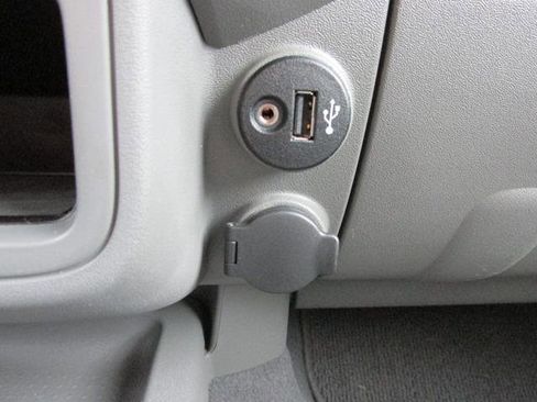 Used 2019 Nissan Frontier SV image 13