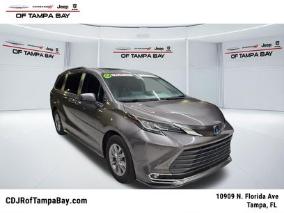 Used 2022 Toyota Sienna XLE