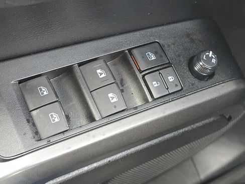 Used 2022 Toyota Tacoma TRD Sport w/ Technology Package image 13