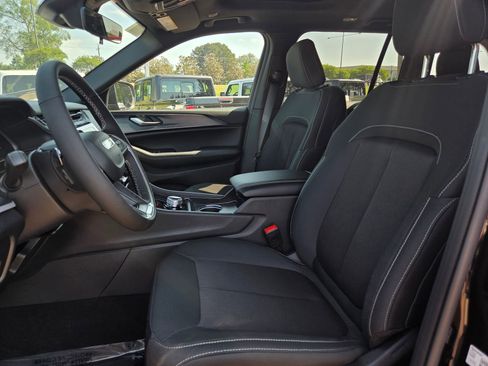 New 2026 Jeep Grand Cherokee Laredo X RWD image 11