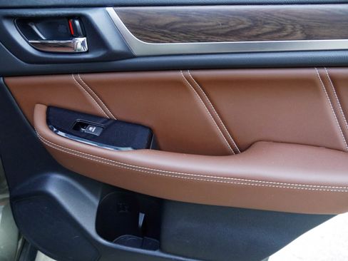 Used 2018 Subaru Outback 2.5i Touring image 33