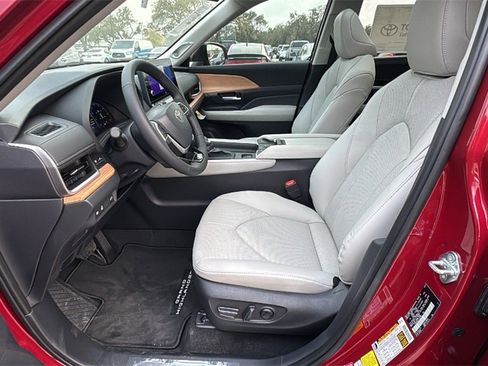 New 2026 Toyota Grand Highlander Limited image 18