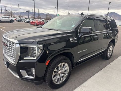 Used 2021 GMC Yukon Denali w/ Advanced Technology Package image 3