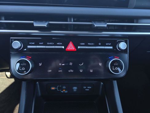 Certified 2025 Hyundai Santa Cruz SEL image 19