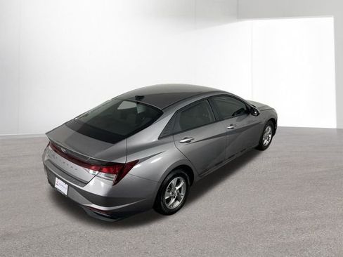 Used 2023 Hyundai Elantra SE w/ Preferred Accessory Package image 40