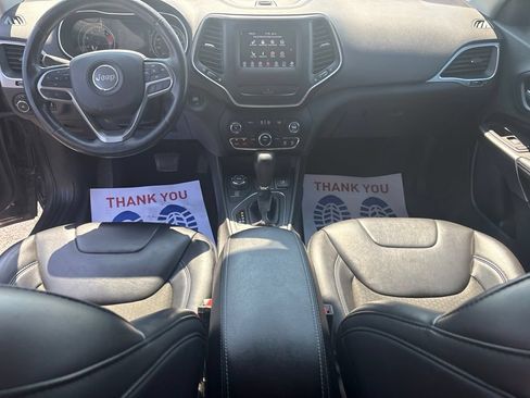 Used 2019 Jeep Cherokee Latitude Plus w/ Cold Weather Group AWD/4WD image 31