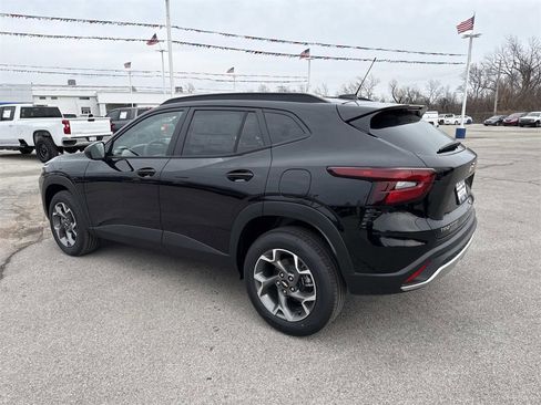 New 2026 Chevrolet Trax LT image 3