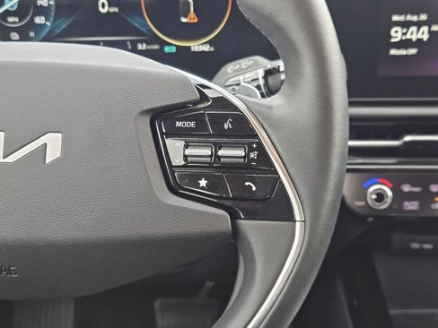 Used 2023 Kia Niro Wind w/ Wind Preserve Package FWD image 25