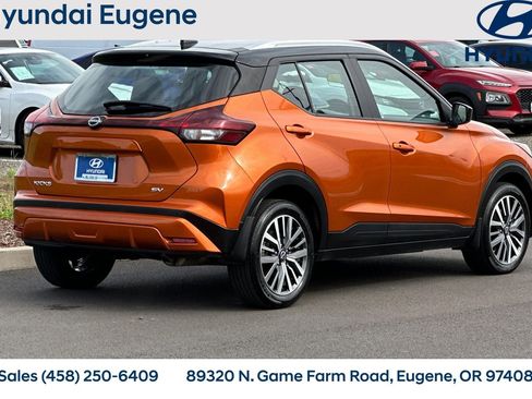 Used 2023 Nissan Kicks SV FWD image 3