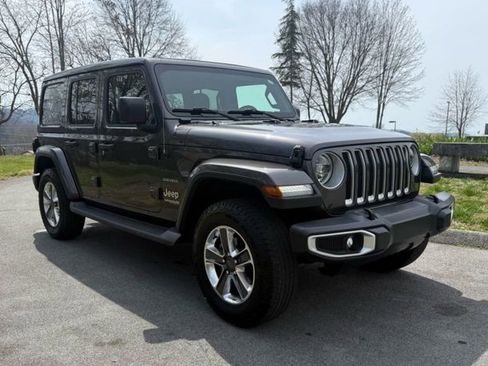 Used 2019 Jeep Wrangler Unlimited Sahara w/ LED Lighting Group image 3