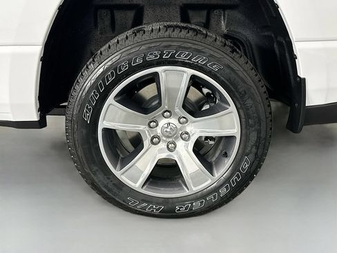 New 2026 RAM 1500 Express AWD/4WD image 16