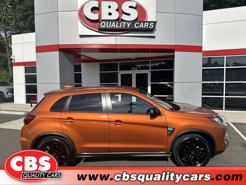 Used 2025 Mitsubishi Outlander Sport LE AWD/4WD image 1