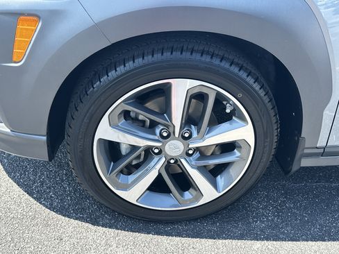 Used 2021 Hyundai Kona Ultimate FWD image 11